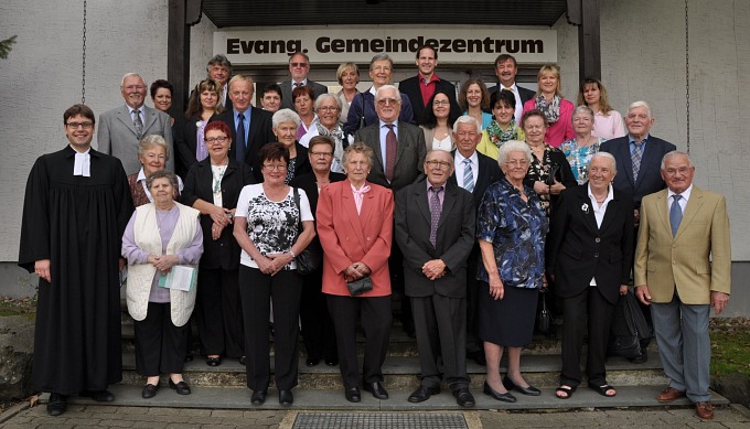 Jubiläumskonfirmierte 2014 in Ravolzhausen